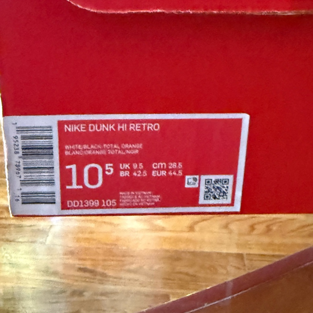 Nike Dunk Hi Retro in White and Black - Picture 4 of 5